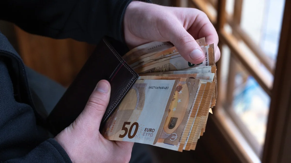 Waarom een Schriftelijk Contract Verplicht is bij Bedragen Boven €3.500 in België